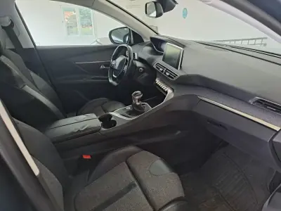 Peugeot 5008 2017 - 12950 EUR, 234201 km - AUTO.MOTO.pt - 234201km - foto 3 de 35