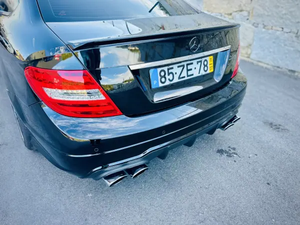 Mercedes-Benz C 63 AMG 2011 - 49900 EUR, 56000 km - AUTO.MOTO.pt - 56000km - foto 14 de 26