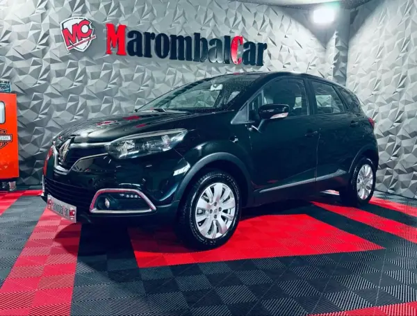 Renault Captur 2016 - 11990 EUR, 114588 km - AUTO.MOTO.pt - 114588km - foto 4 de 38