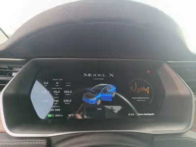Tesla Model X 2020 - 45500 EUR, 85990 km - AUTO.MOTO.pt - 85990km - foto 33 de 38