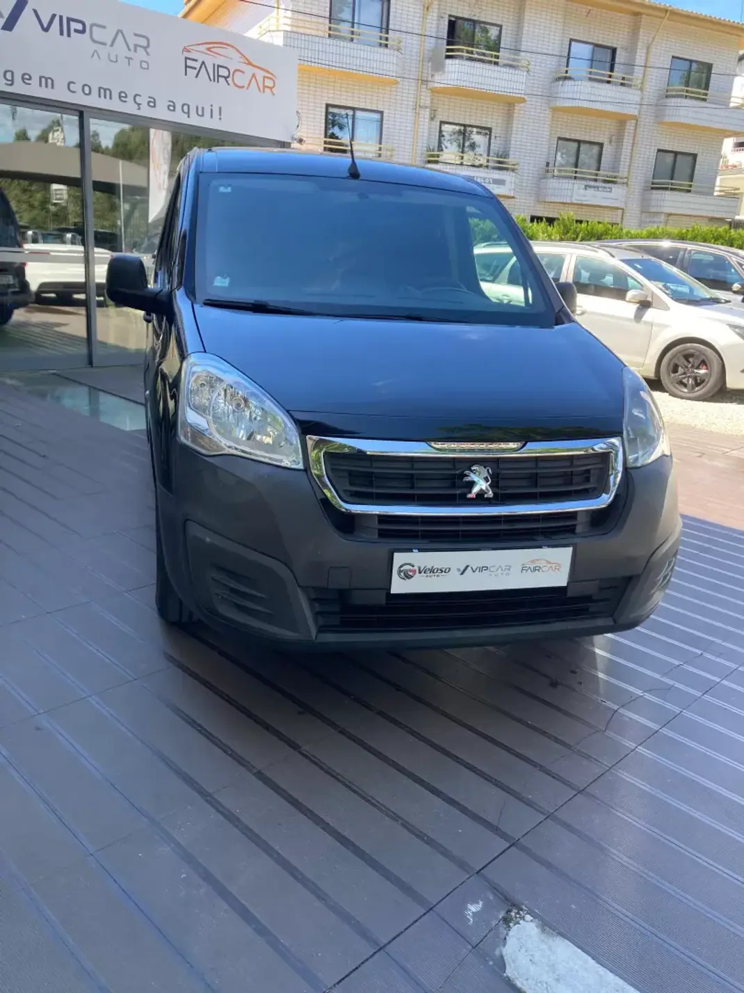 Peugeot PARTNER 1.6 BHDI L1 PRO 2017 - 9250 EUR, 164900 km - AUTO.MOTO.pt - 164900km - foto 2 de 22