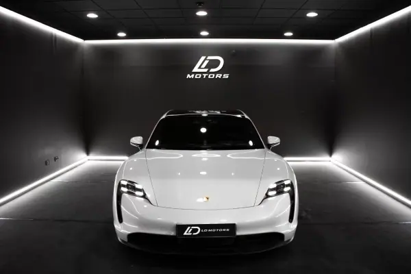Porsche Taycan Sport Turismo 2023
