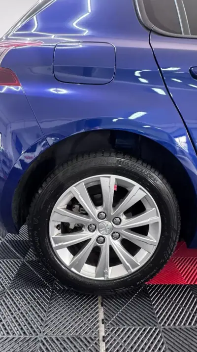 Peugeot 308 2020 - 10900 EUR, 133000 km - AUTO.MOTO.pt - 133000km - foto 7 de 10