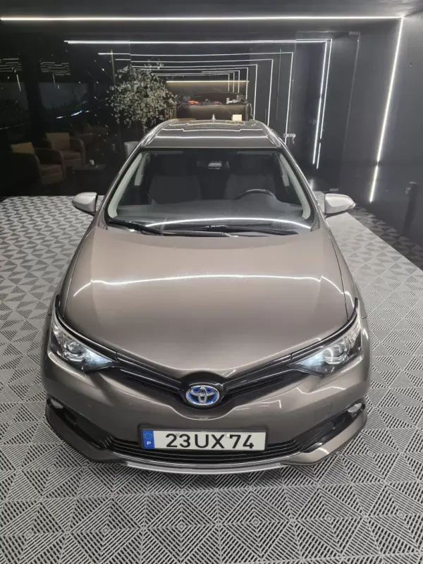 Toyota Auris Touring Sports 2018 - 18900 EUR, 79000 km - AUTO.MOTO.pt - 79000km - foto 7 de 27