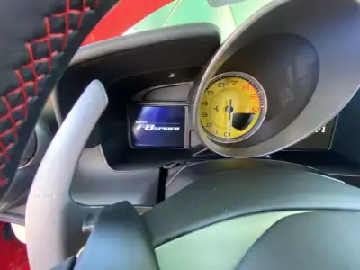 Ferrari F8 Tributo 2022 - 425600 EUR, 4336 km - AUTO.MOTO.pt - 4336km - foto 17 de 54