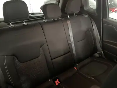 Jeep Renegade 2019 - 12900 EUR, 102216 km - AUTO.MOTO.pt - 102216km - foto 24 de 42