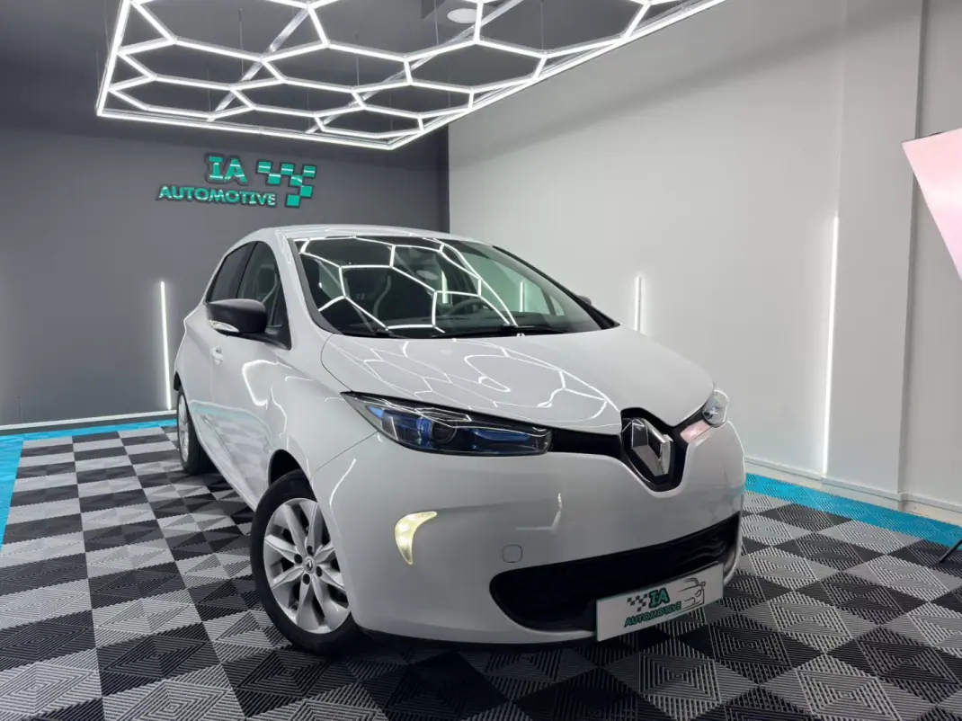 Renault Zoe 2018 - 10750 EUR, 64000 km - AUTO.MOTO.pt - 64000km - foto 4 de 18