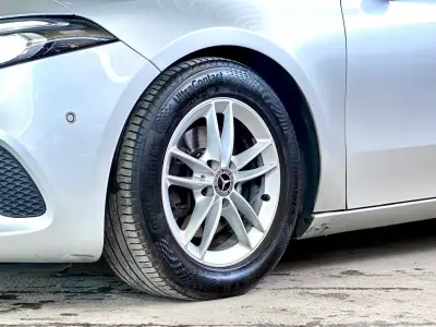 Mercedes-Benz A 180 2019 — foto 2 de 28