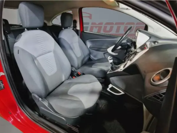 Ford KA 2015 - 7500 EUR, 121750 km - AUTO.MOTO.pt - 121750km - foto 38 de 45