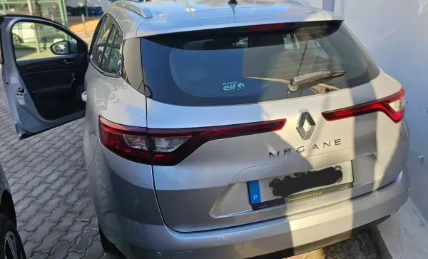 Renault Mégane 2017 - 14900 EUR, 94242 km - AUTO.MOTO.pt - 94242km - foto 5 de 13