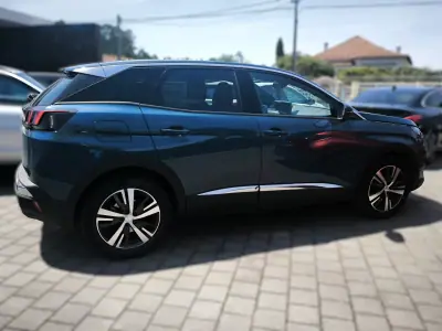 Peugeot 3008 2023 - 26950 EUR, 20280 km - AUTO.MOTO.pt - 20280km - foto 3 de 8