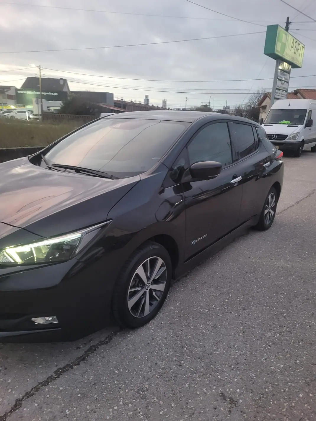 Nissan Leaf 2021 - 18000 EUR, 23400 km - AUTO.MOTO.pt - 23400km - foto 3 de 11
