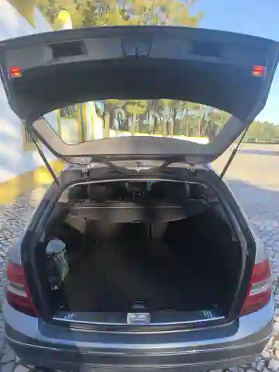 Mercedes-Benz C 220 2011 - 12500 EUR, 160000 km - AUTO.MOTO.pt - 160000km - foto 9 de 15