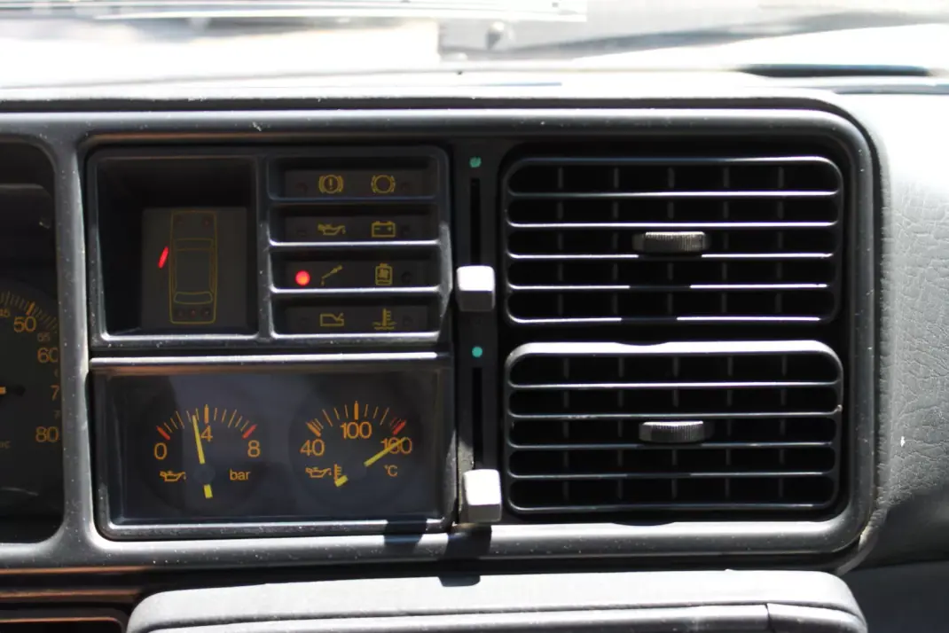 Lancia Delta 1988 - 15500 EUR, 194000 km - 194000km - foto 28 de 35