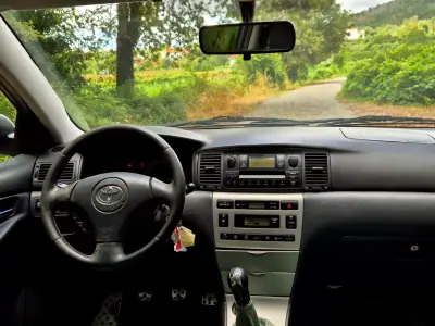 Toyota Corolla 2002 - 11900 EUR, 196000 km - AUTO.MOTO.pt - 196000km - foto 15 de 23