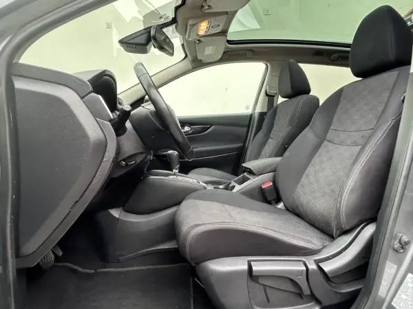 Nissan Qashqai 2015 - 16500 EUR, 120056 km - AUTO.MOTO.pt - 120056km - foto 10 de 22
