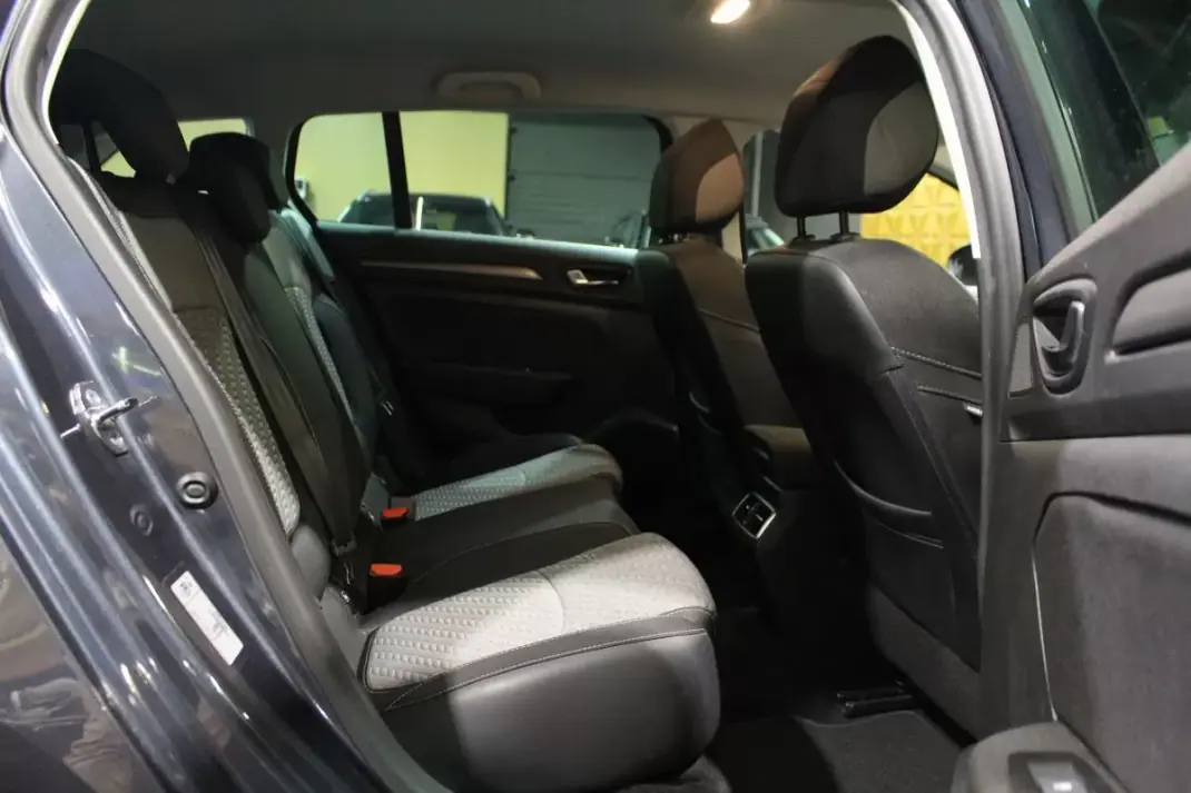 Renault Mégane Sport Tourer 2021 - 14900 EUR, 144000 km - 144000km - foto 13 de 32