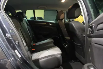 Renault Mégane Sport Tourer 2021 - 14900 EUR, 144000 km - AUTO.MOTO.pt - 144000km - foto 13 de 32