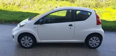 Peugeot 107 2009 - 4990 EUR, 195000 km - AUTO.MOTO.pt - 195000km - foto 7 de 17