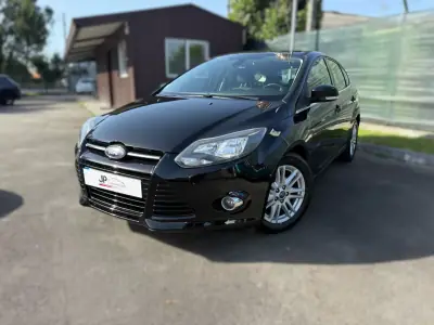 Ford Focus 2014 - 8250 EUR, 213902 km - AUTO.MOTO.pt - 213902km - foto 2 de 19
