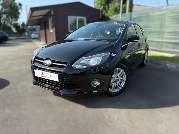 Ford Focus 2014 - 8250 EUR, 213902 km - AUTO.MOTO.pt - 213902km - foto 2 de 19