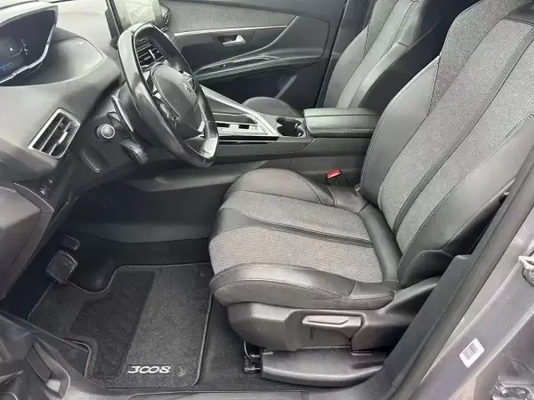 Peugeot 3008 2023 - 23990 EUR, 100021 km - AUTO.MOTO.pt - 100021km - foto 9 de 17