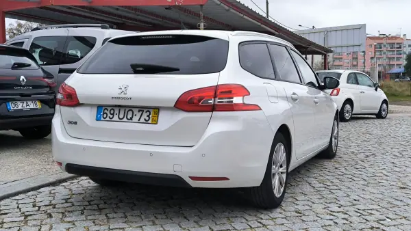 Peugeot 308 SW 2018 - 13950 EUR, 111285 km - AUTO.MOTO.pt - 111285km - foto 3 de 5