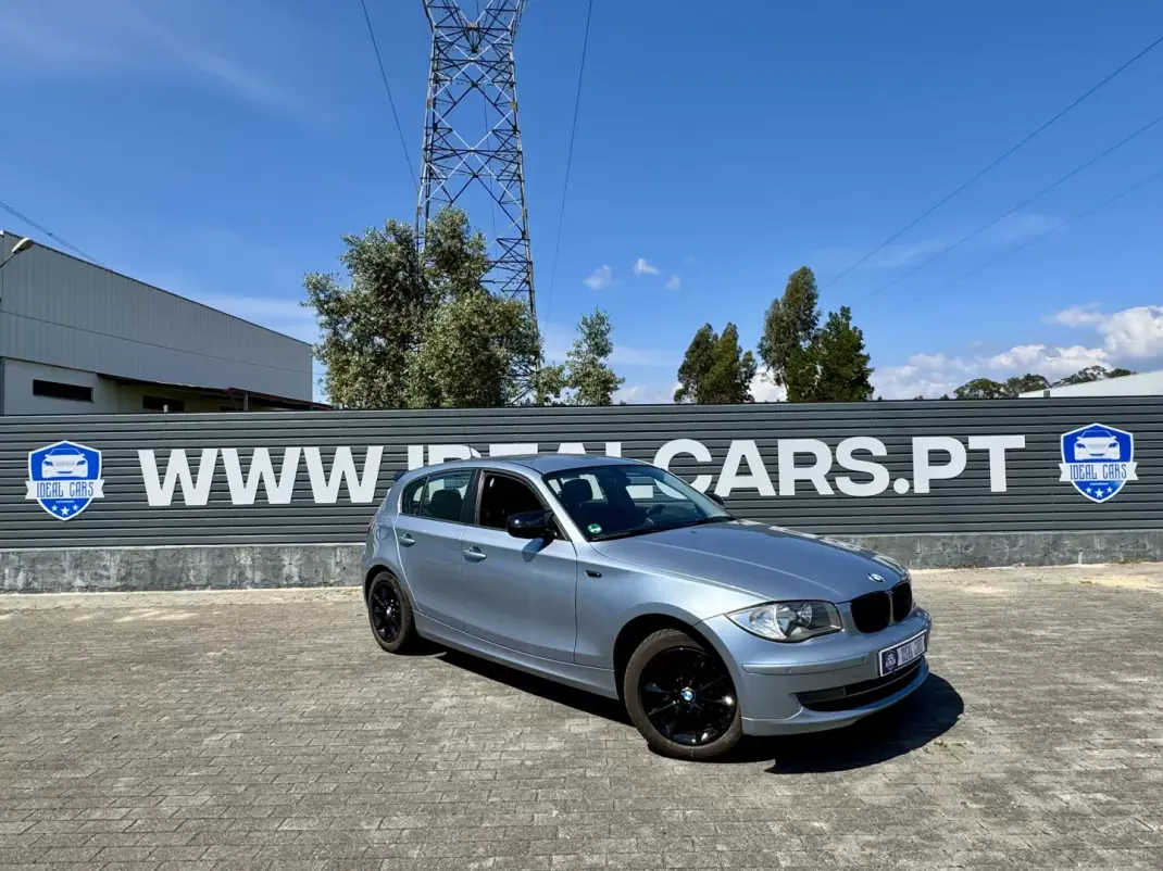 BMW 118 2010 - 10950 EUR, 220000 km - AUTO.MOTO.pt - 220000km - foto 1 de 22