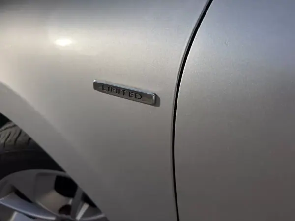 Renault Clio Sport Tourer 2016 - 7600 EUR, 181777 km - AUTO.MOTO.pt - 181777km - foto 4 de 19