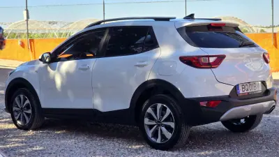 Kia Stonic 2024 - 16850 EUR, 46100 km - AUTO.MOTO.pt - 46100km - foto 9 de 25