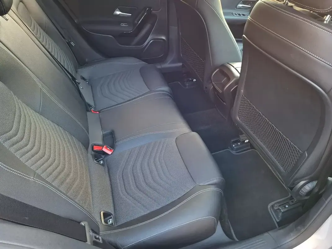 Mercedes-Benz A 200 2018 - 22500 EUR, 77000 km - AUTO.MOTO.pt - 77000km - foto 28 de 37