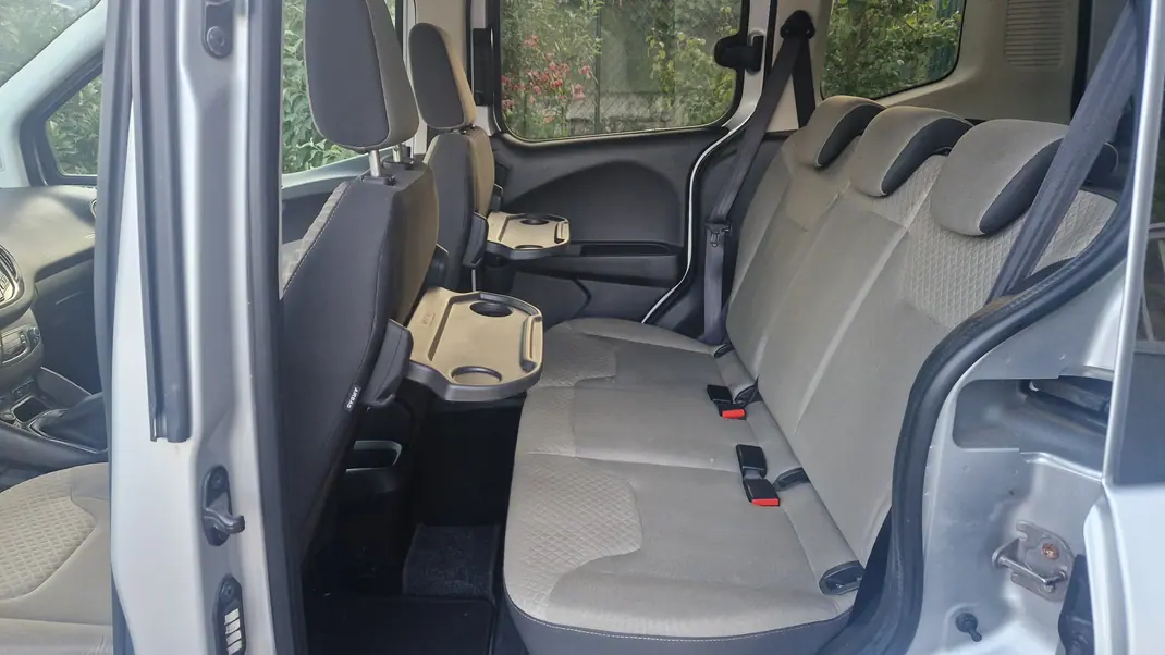 Ford Courier 2017 - 9150 EUR, 72862 km - 72862km - foto 9 de 15