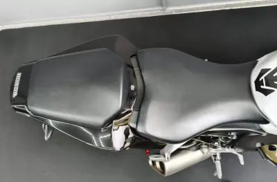 Honda CBR 1000RR 2009 - 7990 EUR, 46000 km - AUTO.MOTO.pt - 46000km - foto 6 de 32