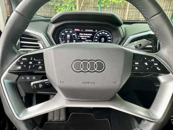 Audi Q4 e-tron 2022 - 35000 EUR, 75554 km - AUTO.MOTO.pt - 75554km - foto 14 de 28
