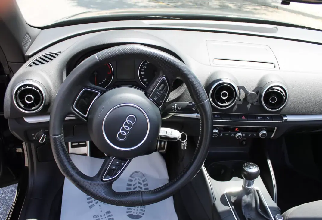 Audi A3 Cabrio 2014 - 17990 EUR, 100000 km - 100000km - foto 18 de 38