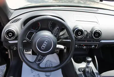 Audi A3 Cabrio 2014 - 17990 EUR, 100000 km - AUTO.MOTO.pt - 100000km - foto 18 de 38