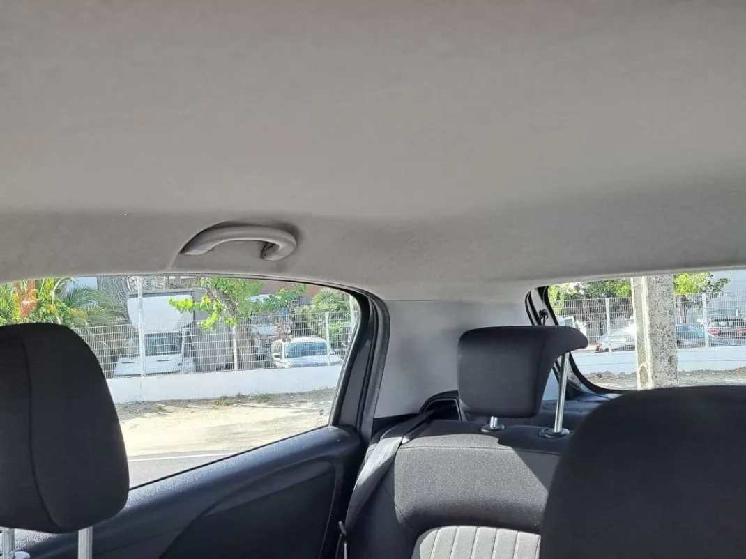 Fiat Punto 2017 - 8900 EUR, 69772 km - AUTO.MOTO.pt - 69772km - foto 37 de 39