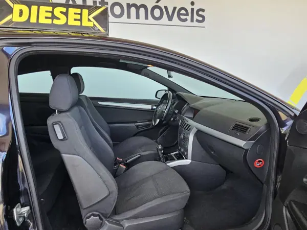Opel Astra GTC 2007 - 6750 EUR, 249000 km - AUTO.MOTO.pt - 249000km - foto 6 de 8