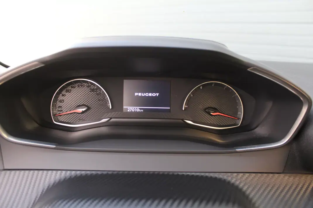 Peugeot 208 2021 - 16200 EUR, 27000 km - AUTO.MOTO.pt - 27000km - foto 17 de 19