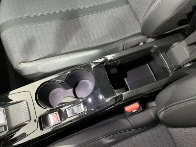 Peugeot e-2008 2022 - 21600 EUR, 30171 km - AUTO.MOTO.pt - 30171km - foto 16 de 24