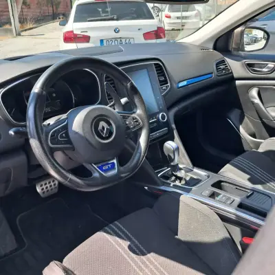 Renault Mégane 2016 - 16890 EUR, 112000 km - AUTO.MOTO.pt - 112000km - foto 7 de 12