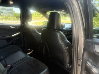 Ford Kuga 2023 - 20500 EUR, 65000 km - AUTO.MOTO.pt - 65000km - foto 15 de 30