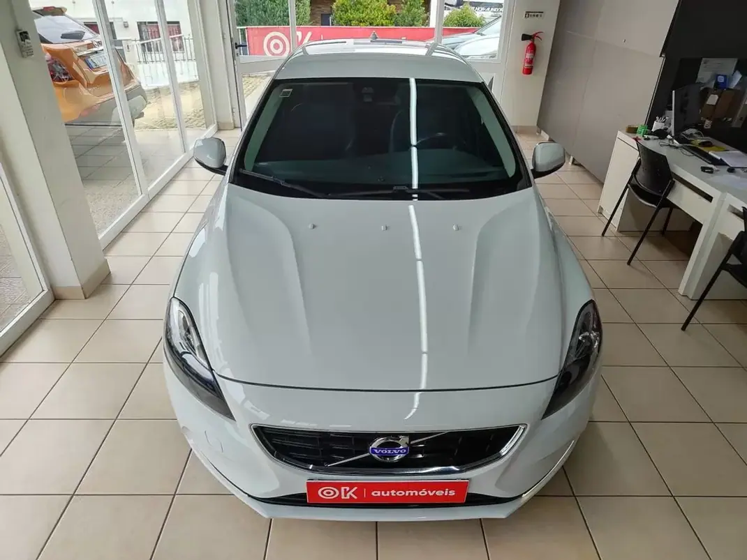 Volvo V40 2013 - 7750 EUR, 298000 km - AUTO.MOTO.pt - 298000km - foto 4 de 36