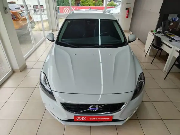 Volvo V40 2013 - 7750 EUR, 298000 km - AUTO.MOTO.pt - 298000km - foto 4 de 36