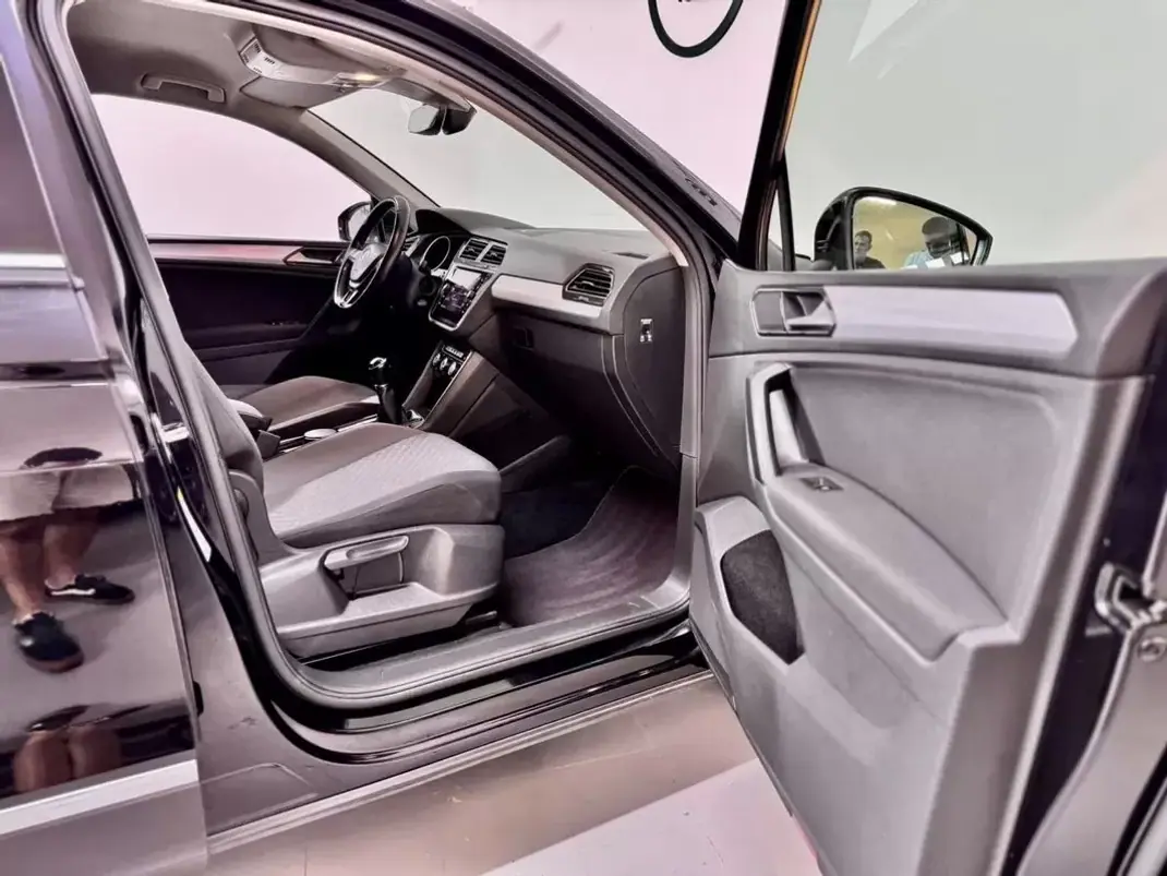 Volkswagen Tiguan 2017 - 17250 EUR, 120000 km - 120000km - foto 44 de 50