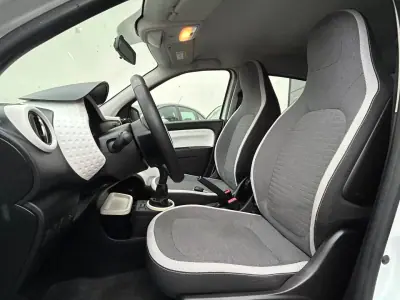 Renault Twingo 2018 - 10500 EUR, 113670 km - AUTO.MOTO.pt - 113670km - foto 10 de 18