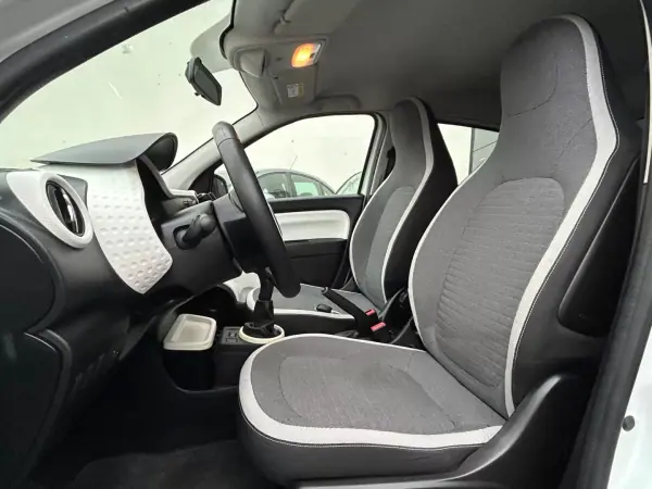 Renault Twingo 2018 - 10500 EUR, 113670 km - AUTO.MOTO.pt - 113670km - foto 10 de 18
