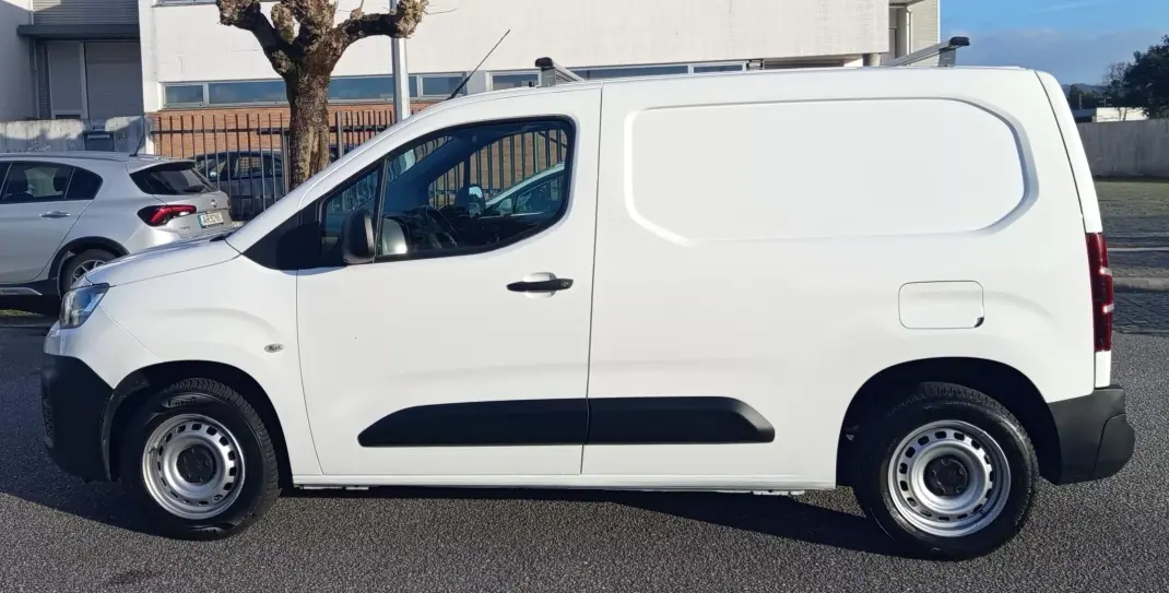 Citroën Berlingo 2019 - 11490 EUR, 48700 km - AUTO.MOTO.pt - 48700km - foto 6 de 15