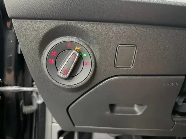 SEAT Leon 2018 - 12490 EUR, 159000 km - 159000km - foto 21 de 38