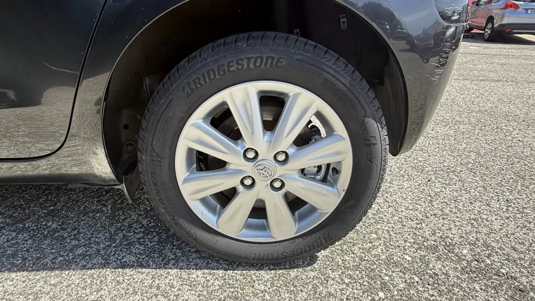 Toyota Yaris 2010 - 8700 EUR, 69707 km - AUTO.MOTO.pt - 69707km - foto 16 de 35